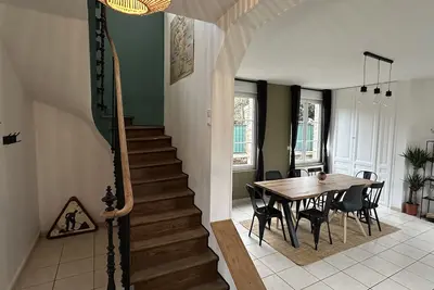 Image de Charmante et Lumineuse Maison de 3 Chambres, avec Jardin et Parking