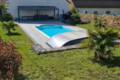 Image de Grande maison avec piscine