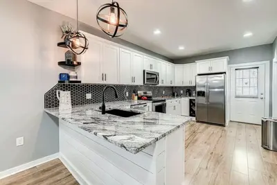 Image de Stunning 3bd by Convention Ctr | Lucas Oil!