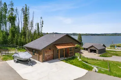 Image de Limited Summer Dates Available @ The Lake!