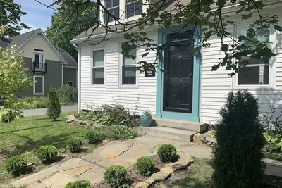 Image de Charming 3-bedroom house minutes from Harbor and Main Street with WiFi and Ac