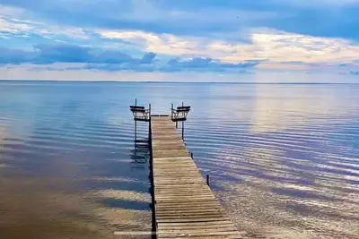 Image de Private Beach on Lake Sleeps 17: Two Cabins