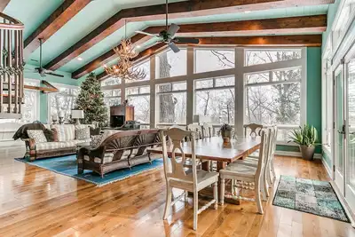 Image de Huge Retreat with Outdoor Heated Pool by Briggs Woods Golf Course & Event Center
