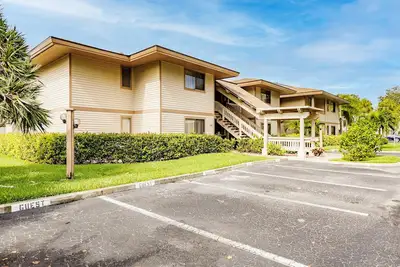 Image de 2-bedroom 2 bath condo with heated pool in Bonita Springs, near Naples