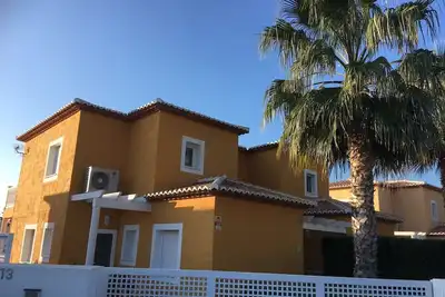 Image de La CasAnanas, piscine privée et proche de la mer, calme et comfort