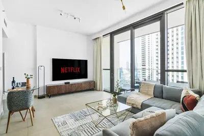 Image de GuestReady - Maison moderne avec vue imprenable