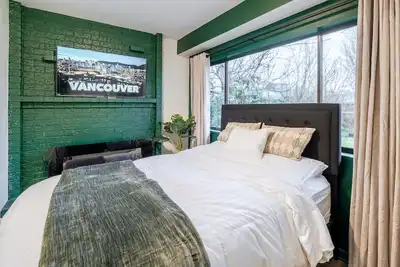 Image de Centrally located East Vancouver Studio\n(In-suite laundry)\n