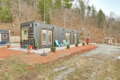 Image de Zen Box Farm Eco Retreat Compound for Family Fun