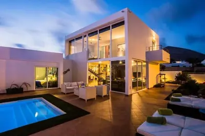 Image de Stylish Tias Villa | 4 Bedrooms | Villa Tias | Private Pool & Beautiful Views