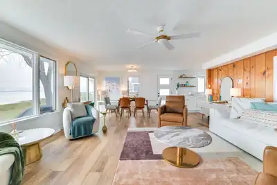 Image de Bright Houghton Lake Home w/ Boat Dock + Fire Pit