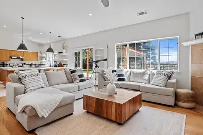 Image de Charming 3-bedroom house in marvelous Los Alamos with WiFi, fitness room