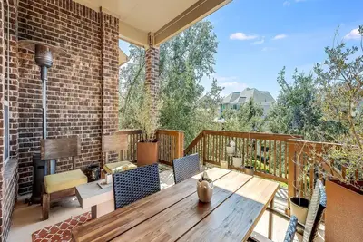 Image de 8409 Lookout Cliff Pass