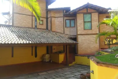 Image de A Casa dos Seus Sonhos Existe, num Condomínio Fechado de Natureza Exuberante! ! !