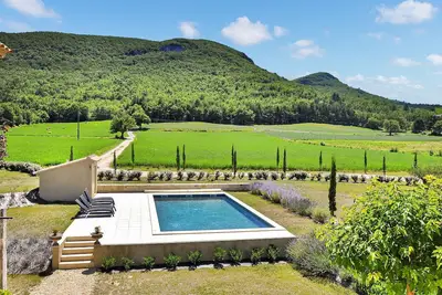 Image de Magnifique maison de 4 chambres à.