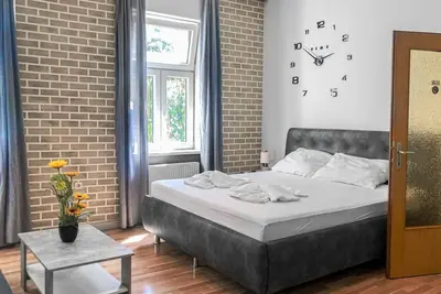 Image de Inviting Simmering Apartment with 2 Bedrooms