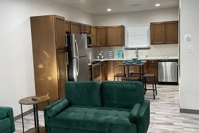 Image de Chic 2 Bedroom 1 Bath home