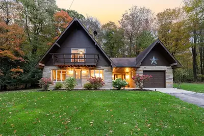 Image de Getaway Chalet-Spacious Beautiful Retreat- Laurel Highlands-Secluded Backyard!