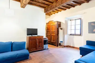 Castagneto Carducci - Central and bright appt.