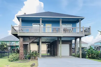 Image de Steps away from Crystal Beach, 3 bed, 2 bath retreat.