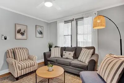 Image de Classy on South End | Heated Pool Access