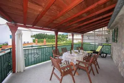 Image de Appartement d'une chambre avec la terrasse et la vue sur le mer Sucuraj, Hvar (A-22494-a)