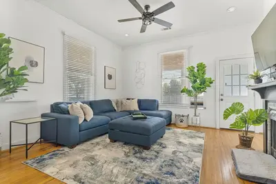 Image de Pet Friendly 3 Br- 6 mins to Maxwell Base Sleeps 9
