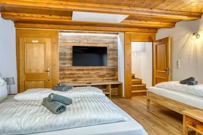 Appartement avec sauna, 82m du bus de ski