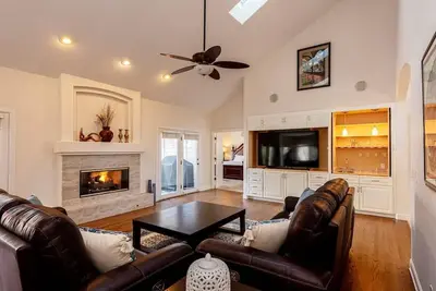 Luxurious High End 4br Boulder Retreat