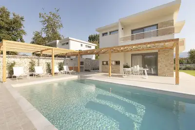 Image de Villa \" Eros\" located in the magnificent \"White Nest Complex\"