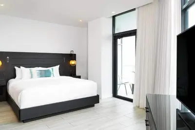 Image de Oceanfront Luxury & Relaxation in Bustling Pier Village | Pets Allowed