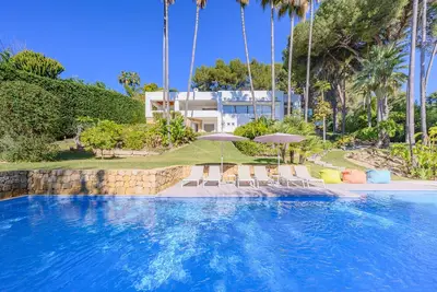 Image de Breathtaking Sea Views & Beyond: Modern Villa In The Heart Of The Golden Mile.
