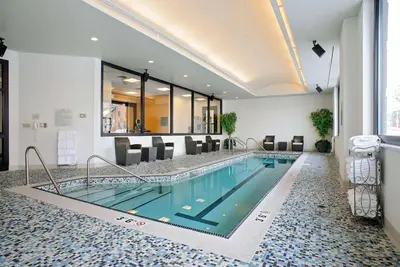 Image de Amazing Location & Modern Comforts: Pool | Breakfast | 24h Gym | 2 Units