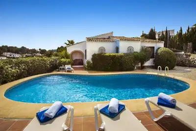 Image de Agradable Villa con Piscina