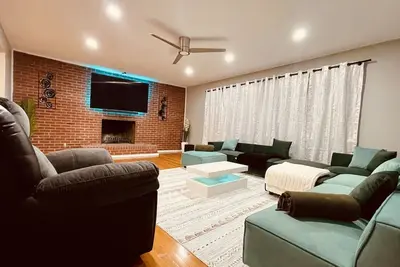 Image de Enchanting haven Luxury amenities captivating entertainment cozy massage chair