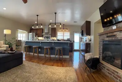 Image de Coco's Cottage: Cozy 2-bedroom house in peaceful Cottonwood with WiFi, Ac