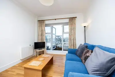 Image de Flat w/ Balcony & Canal view - 4min to station