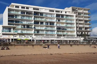 Image de Résidence La Garenne à Grande Plage, vue mer, piscine et parking privé, 6 pers.