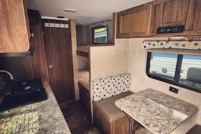 Image de Fully stocked camper with delivery\/setup to your favorite campground\/cabin\/event