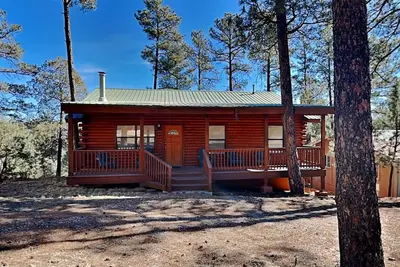 Image de Peek-a-Boo Cabin | Peaceful Views + Near Area Attractions!