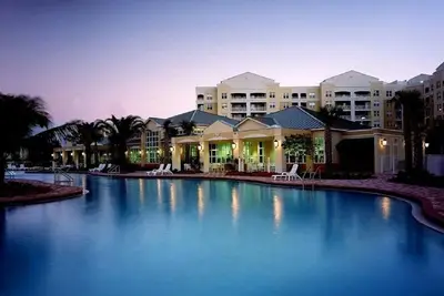 Image de Cozy 2-bedroom resort with WiFi, Ac, fitness room in peaceful Weston