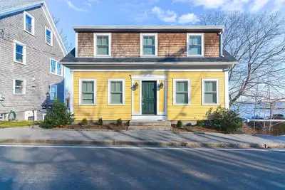 Image de An oceanfront gem with exquisite views, close to downtown Rockport.