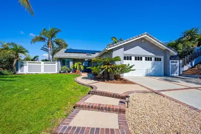 Image de Seaside Orchard: 3bd w\/ Jacuzzi & Stunning Hill Views!