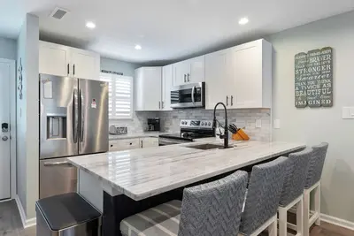 Image de Stay near the Sea Isle City Beach in our cozy 3-bedroom condo.