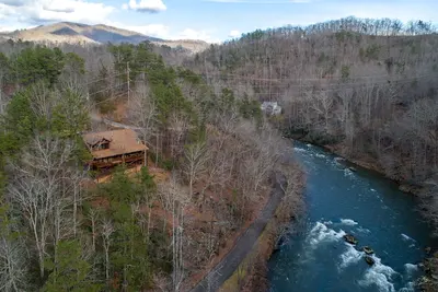 Smokey Mountain River Retreat