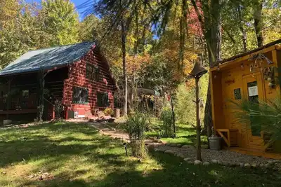 Image de Cozy Log cabin tucked away in the Smokey Mountain, Pet friendly, Sauna, Hot Tub