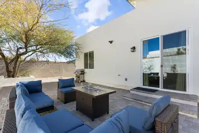 Image de New 4br + Bunk Room | Mountain Views + Fire Pit