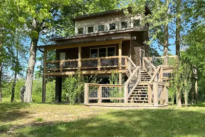 Image de A Cabin in the Trees a Fly Fishing Treehouse, Burkesville, Ky