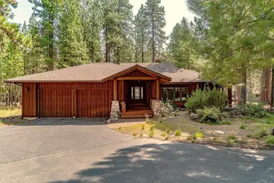 Image de Alpine Beauty 3 Bd Home w/hot tub, Ev charger
