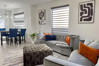 Image de Brand New Apt! Close to the Mall