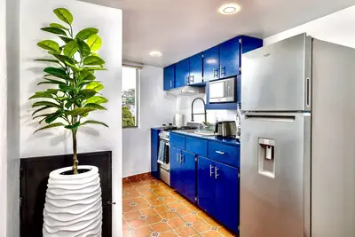 Image de Super fun; romantic zone, three bedroom, ocean and city view suite